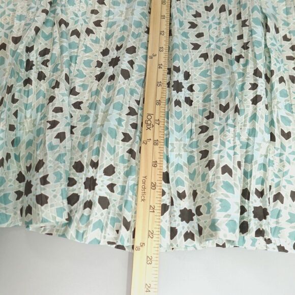 Banana Republic Silk Skirt Womens 4 Green Crinkle Geo-Print Fit & Flare Modest - Picture 14 of 14